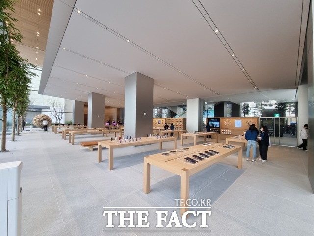 오는 9일 개장하는 애플 명동은 국내 애플스토어 중 가장 큰 규모로 만들어졌다. /명동=이성락 기자