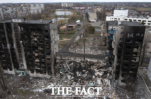 보로디안카 중앙 광장에 있던 아파트 건물이 러시아군의 포격으로 심하게 파괴돼 있다.