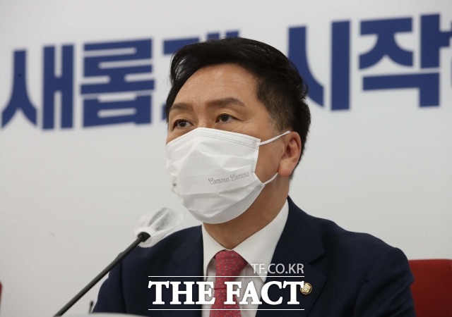 김기현 국민의힘 원내대표는 8일 법제사법위원회 사·보임 관련 항의를 위해 박병석 국회의장식을 항의 방문했다. /남윤호 기자