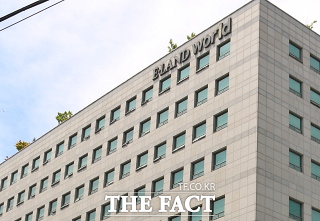 공정거래위원회는 10일 이랜드그룹의 지주사 이랜드월드와 계열사 이랜드리테일애 공정거래법을 위반한 혐의로 과징금 40억7900만 원을 부과했다. /이랜드 제공