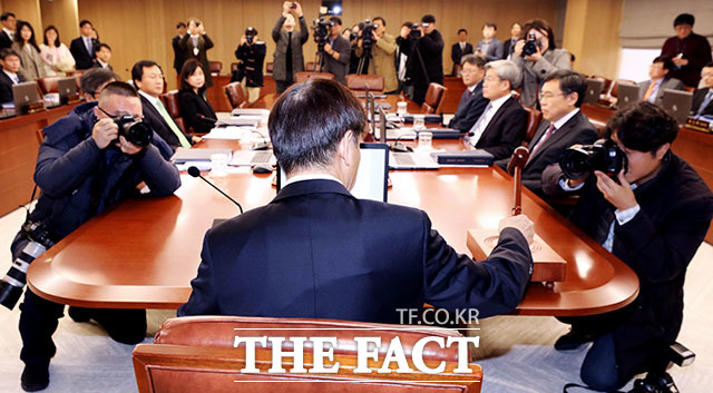 오는 14일 사상 초유로 한국은행 총재가 공석인 상황에서 금융통화위원회가 열린다. /더팩트 DB