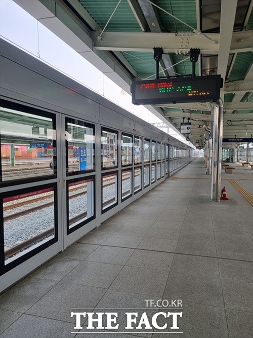 충주역에 설치된 스크린도어 / 코레일 제공