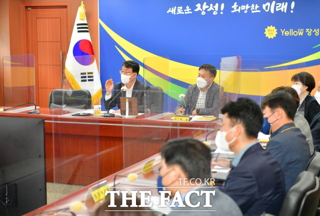 장성군이 12일 군청 상황실에서 ‘2022년 공모사업 대응계획 보고회’를 가졌다./장성군 제공