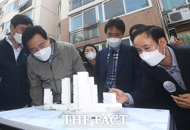 서울시는 서울형 고품질 임대주택 실현을 위한 첫 선도 모델로 노원구 하계5단지를 선정했다고 밝혔다. /이동률 기자