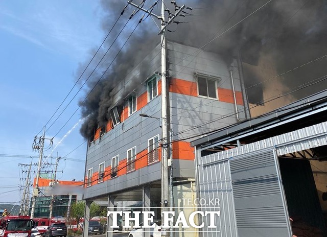 대구 북구 노원동 안경생산 공장서 불/대구소방안전본부 제공