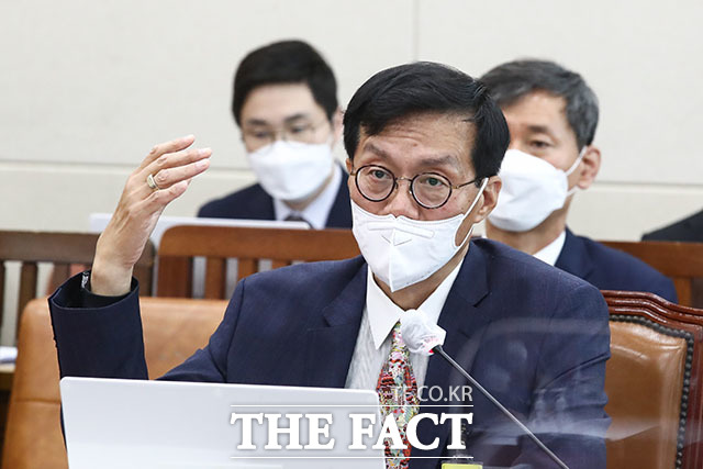 이창용 신임 한국은행 총재가 21일 오후 3시 취임식을 열고 공식적인 업무를 시작할 예정이다. /남윤호 기자