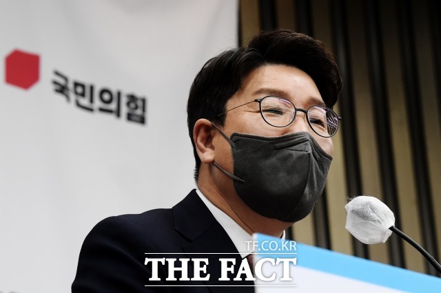 권성동 국민의힘 원내대표가 26일 서울 여의도 국회에서 열린 원내대책회의에서 민주당에 검수완박 재협상을 거듭 요청한다고 말했다. /이선화 기자