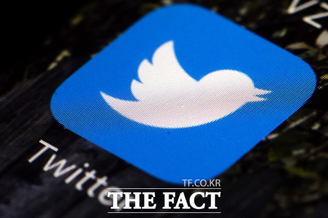 25일(현지시간) AP통신 등에 따르면 일론 머스크 테슬라 CEO가 소셜미디어 트위터를 55조 원에 인수한다. /AP.뉴시스