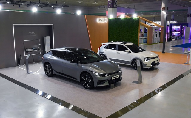 기아는 전국 중·고·대학생들을 대상으로 제4회 기아 인스파이어링 문학상 작품 공모전을 개최한다. /기아 제공