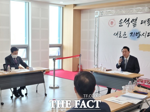 윤석열 대통령 당선인은 28일 내포신도시 완성을 위해 공공기관 이전과 교통망 확충 등 균형 발전을 위한 인프라를 강화하겠다고 약속했다. / 김태흠 캠프 제공