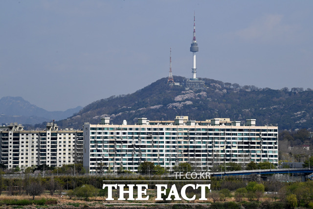 한국부동산원은 4월 넷째 주 서울 아파트 매매수급지수가 90.5로 전주 대비 0.9포인트 하락했다고 밝혔다. /임세준 기자