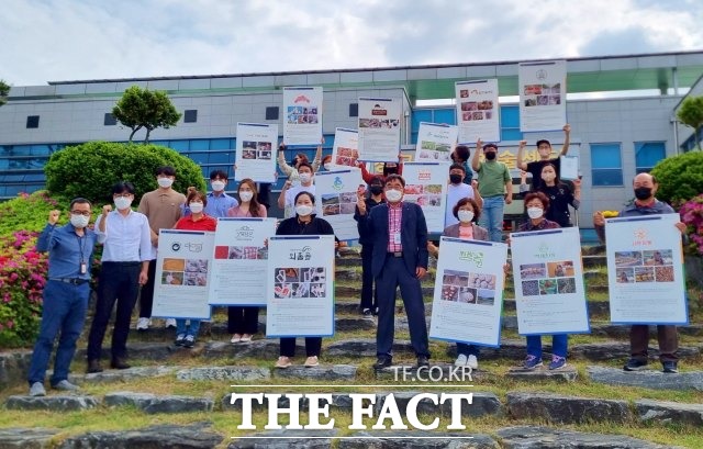 순창군 농업기술센터가 지난 1일부터 28일까지 8회에 걸쳐 15명의 농업인을 대상으로 맞춤형 농산물 포장재 개발교육을 진행해 전원이 교육을 수료했다. 29일 밝혔다. /순창군 제공