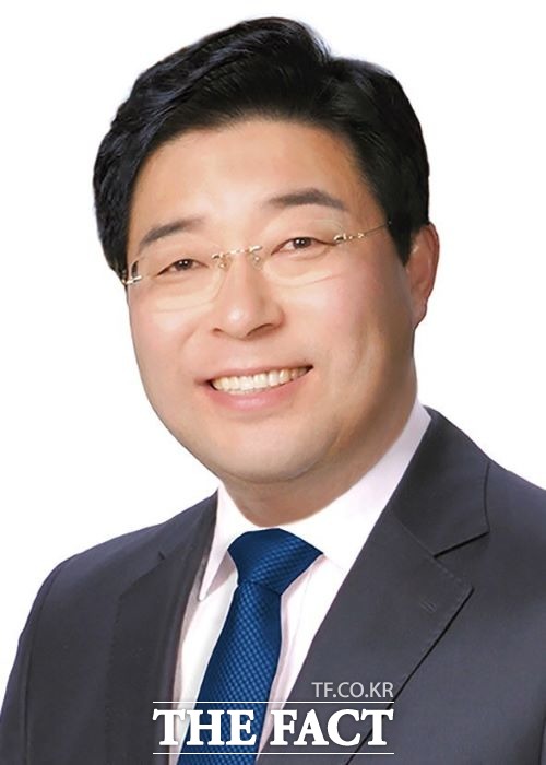 전남도 동부지역본부 조직을 확대개편해서 전남도 제2청사 기능을 하도록 해야한다고 주장한 신민호 민주당 전남도의원. /더팩트 DB