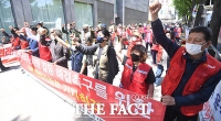  '윤석열 정부가 살려라!' 생존권 외치는 노량진 수산시장 상인들 [TF사진관]