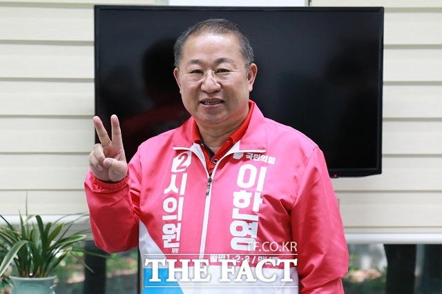 국민의힘 소속 이한영 전 대전 서구의원이 3일 대전시의회 기자실에서 기자간담회를 진행하고 있다. / 대전 = 김성서 기자