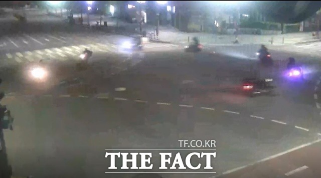 새벽시간대 오토바이를 타고 난폭 운전을 한 10대 폭주족 4명이 경찰에 붙잡혔다. / 충남경찰청 제공