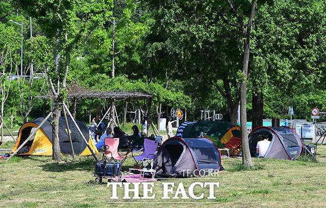 기상청에 따르면 오늘(6일) 한낮에 초여름의 더운 날씨가 되겠다. /더팩트 DB