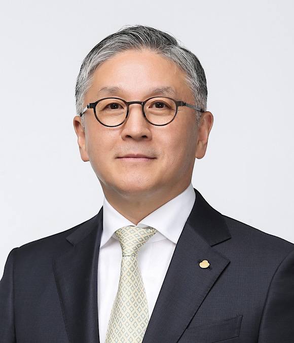 함영준 오뚜기 회장은 지난 3월 28일 오뚜기 주식 7만3000주를 386억3160만 원에 시간외매매로 오뚜기라면지주에 팔아 세금을 납부했다. /오뚜기 제공