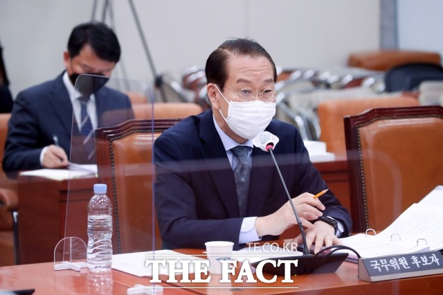 권영세 통일부 장관 후보자가 12일 서울 여의도 국회에서 열린 인사청문회에서 의원 질의에 답변하고 있다. /이선화 기자