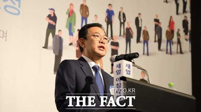 박남춘 더불어민주당 인천시장 후보가 13일 오전 인천 연수구 셰라톤그랜드호텔 인천에서 열린 ‘새얼아침대화’에서 발표를 하고 있다. /박남춘 캠프 제공