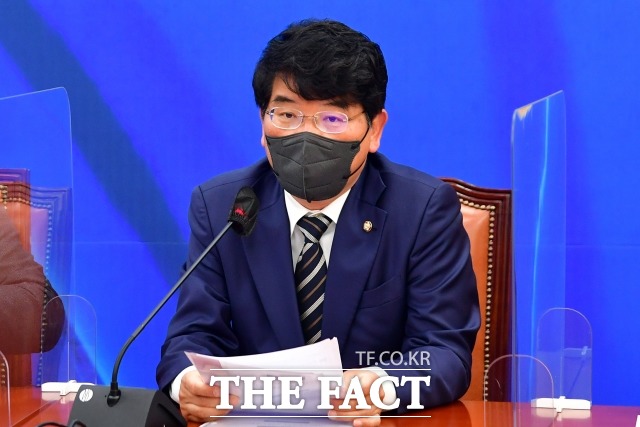 더불어민주당이 성희롱 의혹을 받는 박완주 의원 징계안을 국회 윤리특위에 17일 제출했다. /이선화 기자