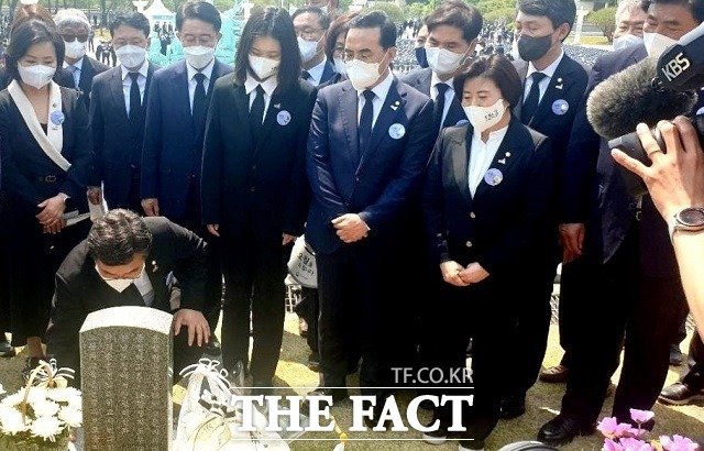 광주 국립묘지에서 열린 5·18 민중항쟁 제42주년 기념식에 불참한 더불어민주당 의원 중 10여 명은 같은 시각 서울 서대문형무소역사관에서 열린 기념식에 참석했다. /남윤호 기자