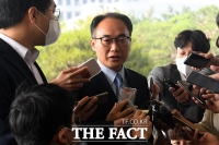  취재진 질문에 답하는 이원석 대검 차장 [포토]