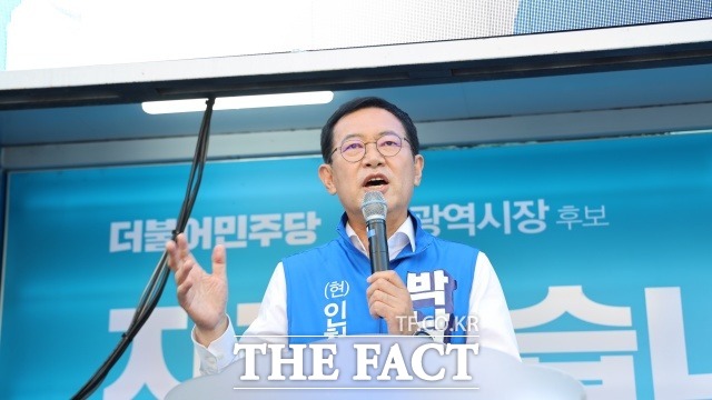 박남춘 더불어민주당 인천시장 후보가 25일 인천 서구 가좌동에서 집중유세를 갖고 있다./ 박남춘 인천시장 후보 선대위 제공