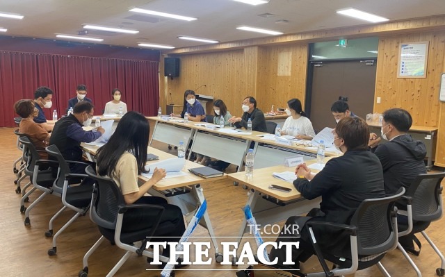 서부지방산림청은 지난 25일 중대재해처벌법 시행에 따른 소속기관 안전보건관리체계를 구축하기 위해 간담회를 개최했다. /서부지방산림청 제공