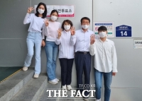  김민영 정읍시장 후보, 온 가족이 함께 사전투표 참여하며 투표독려