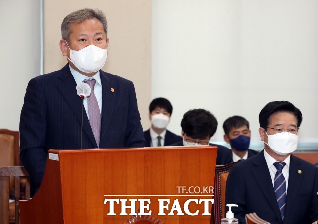 개정 검찰청법·형사소송법 시행을 앞두고 행정안전부 주도 경찰 통제 방안이 논의되는 것에 김창룡 경찰청장은 경찰의 정치적 중립성을 보장하기 위한 경찰법 정신이 고려돼야 한다고 밝혔다. /남윤호 기자