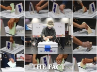  '투표하는 아름다운 손'...소중한 한 표 행사하는 유권자들 [TF사진관]