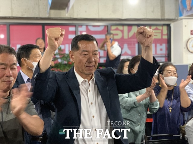 국민의힘 최원철 후보의 공주시장 당선이 확실시됐다. / 후보자 캠프 제공