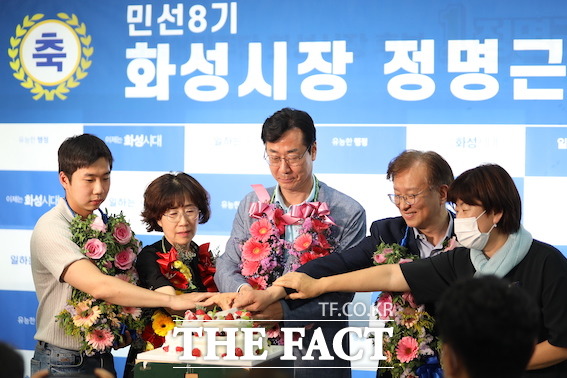 제8회 전국동시지방선거에 출마한 더불어민주당 정명근 화성시장 후보가 국민의힘 구혁모 후보를 물리치고 화성시 제8기 민선시장에 당선됐다./정명근 화성시장 후보 선거캠프 제공