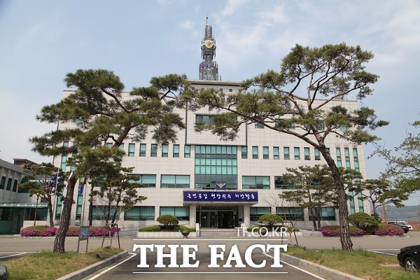 경북 고령과 성주, 울진에서 크고 작은 사고가 잇따라 2명이 숨지고, 1명이 다쳤다. 고령경찰서 전경. /더팩트DB