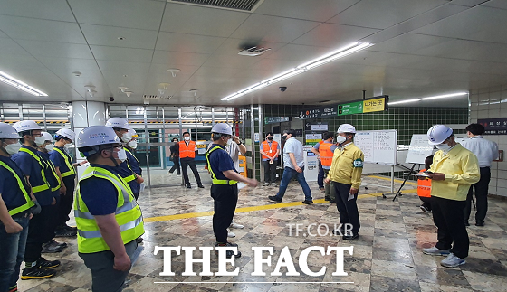 부산교통공사는 국토교통부의 2022년도 2분기 철도재난대비 불시 비상대응훈련 평가에서 ‘최우수 기관’으로 선정됐다고 8일 밝혔다./부산교통공사 제공.