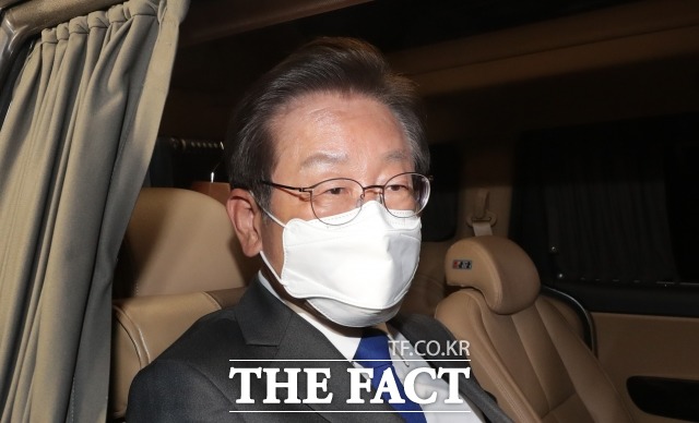 이재명(사진) 더불어민주당 의원 측이 조카의 살인 사건을 데이트 폭력이라 지칭한 것과 관련한 손해배상 청구소송 첫 재판에 불출석했다. /이새롬 기자