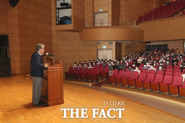 정읍시 관계자는 “이번 교육을 통해 안전보건 경영방침 준수를 위한 초석을 닦는 계기가 됐다”며 “중대 재해 없이 모든 종사자가 안전한 도시를 구축할 수 있도록 전 직원이 더욱 매진하겠다”고 말했다. / 정읍시 제공