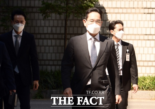 국정농단 사건에 연루돼 실형을 확정받은 뒤 가석방된 이재용 삼성전자 부회장의 취업제한 규정 위반 여부를 수사한 경찰이 혐의없음 결론을 내렸다. /이새롬 기자