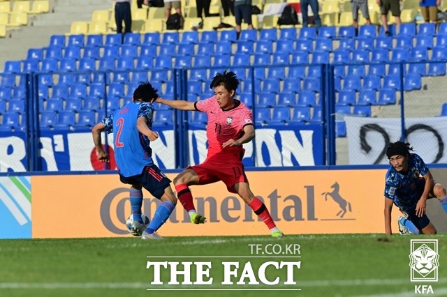 황선홍 감독이 이끄는 한국이 12일 우즈베키스탄 타슈켄트에서 열린 AFC U23 아시안컵 8강전에서 일본에 0-1로 패해 아쉬움을 남겼다. 사진은 일본 수비진을 돌파하는 양현준./타슈켄트(우즈벡)=KFA 제공
