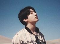  BTS 정국, 사막 위 황홀한 남신 자태 [in★통신]