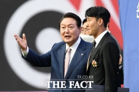  우상호 '尹, 물가 비상인데 손흥민과 사진 찍을 때냐'