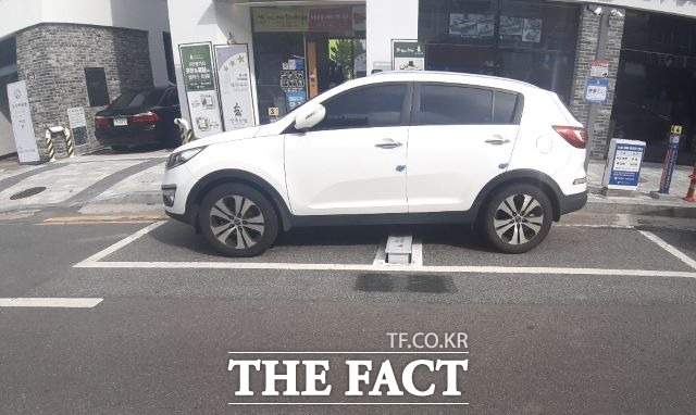 여수시가 노상주차장에 바닥제어 무인정산 주차관제 시스템을 전면 적용해서 시행키로 했다. /여수시 제공