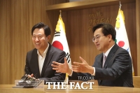  오세훈-김동연, '서울시와 경기도 현안 논의'