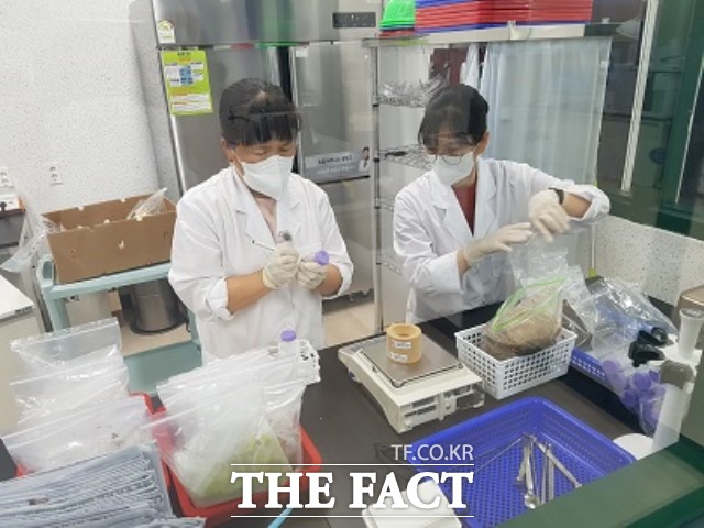 정읍시 관계자는 “과학영농 서비스를 통해 농업인은 안심하고 농사를 짓고, 소비자는 안심하고 농산물을 구입할 수 있게 됐다”며 “앞으로도 지역 내 안전 먹거리 공급 기반을 강화할 수 있도록 최선을 다할 것”이라고 말했다. / 정읍시 제공