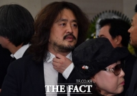  '전 채널A 기자 명예훼손' 김어준 경찰 출석