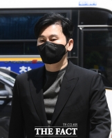  YG 화장실 사진, 양현석 유죄 물증?…'팸플릿' 진실공방