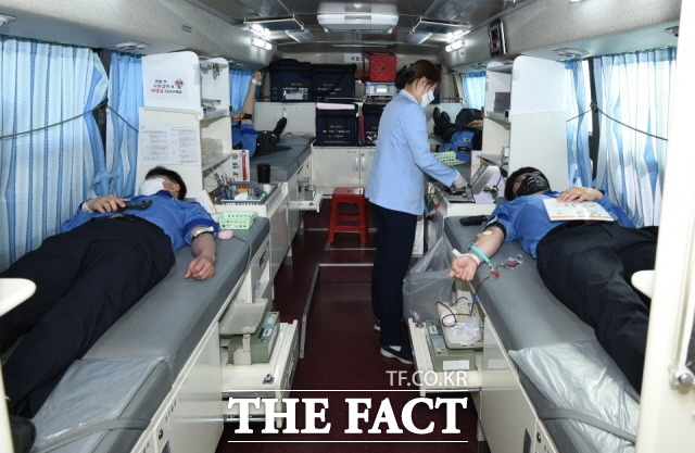 완도해경이 단체헌혈로 코로나19 여파로 발생한 혈액부족 위기 타개에 에 힘을 보탰다/완도해경 제공