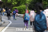  초·중·고 주머니 열어 대학 주나…교육교부금 쪼개기 논란