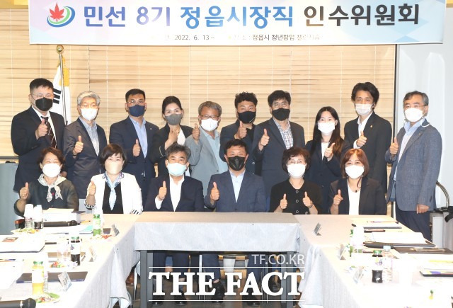 이학수 정읍시장 당선인은 “말로만 열거되는 관념적 일자리가 아닌 실질적인 생활이 보장되는 연봉 지급과 같은 계량화로 증명할 수 있는 일자리가 마련되어야 한다”면서 “취임하면 당장 민생경제 회복과 함께 청년들의 양질의 일자리 마련을 위해 최선을 다 하겠다”고 말했다. / 이학수 당선인 사무실 제공